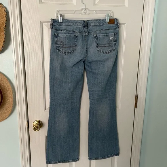 American Eagle Distressed Jeans - Picture 3 of 10